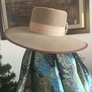 Bailey Renegade Cowboy hat. 6 7/8 Cowpuncher